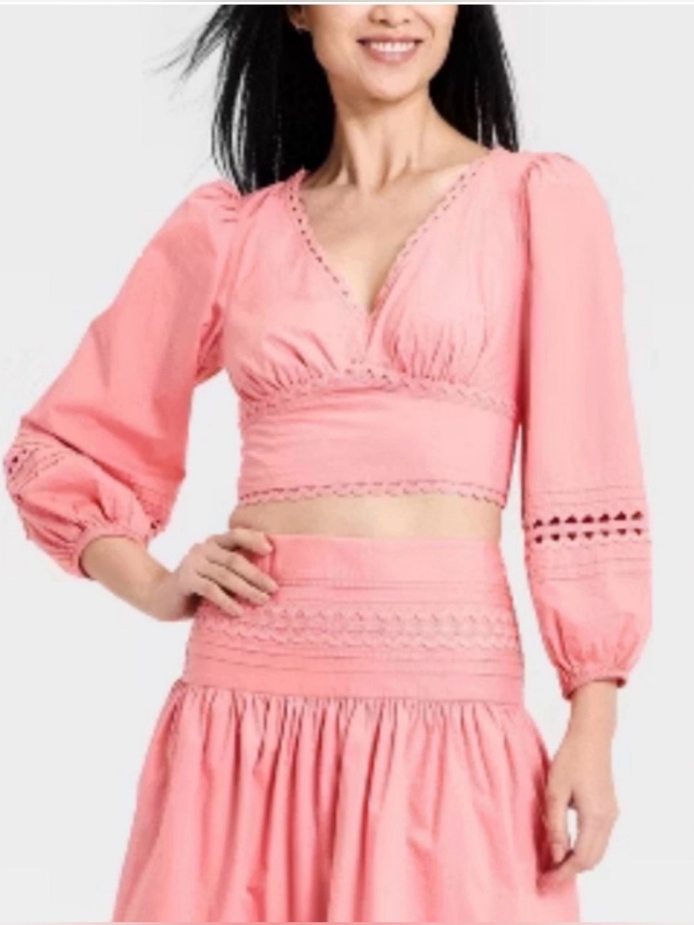 Women’s V-Neck Cropped-XS